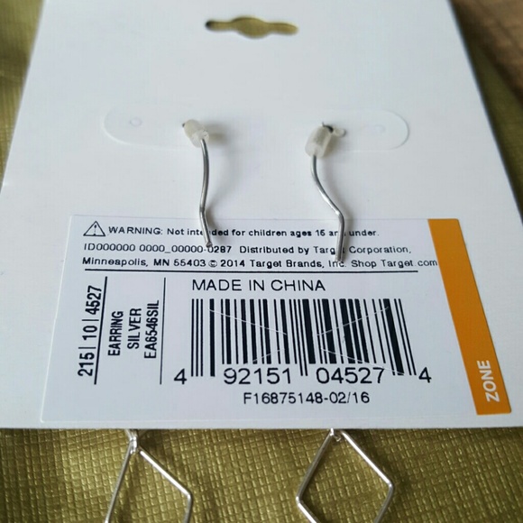 NWT Silver Dangle Earrings - Picture 3 of 3